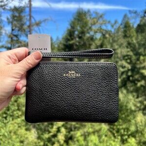 COACH Black Pebble Leather Wristlet Wallet Clutch with Gold  Hardware NWT
